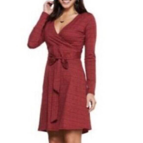 Toad&Co Dresses & Skirts - Toad & Co Long Sleeve Cue Wrap Dress Small Red Pockets Outdoor V Neck Belted